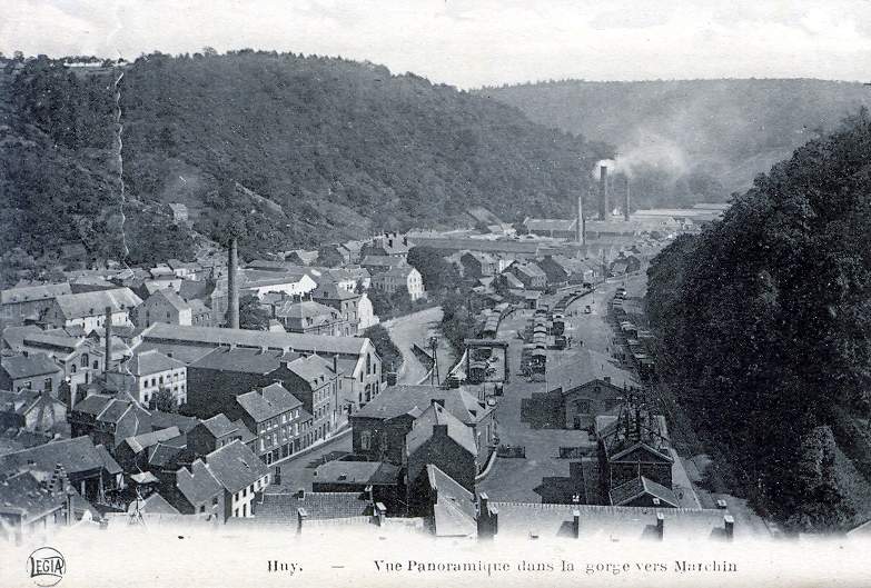Fichier:La vallée du Hoyoux vers Marchin.jpg