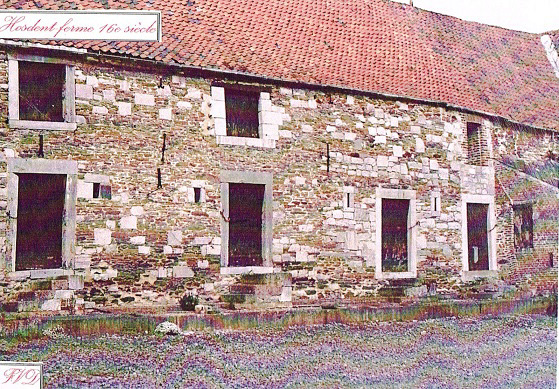 Fichier:Ferme du XVIe siècle.jpg