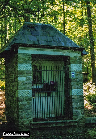 Fichier:Chapelle St-Eutrope à Solières.jpg