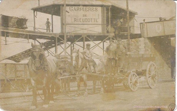 Fichier:Carrière de Rieudotte.jpg