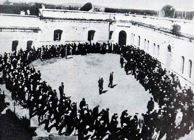 Fichier:Prisonnier fort.jpg