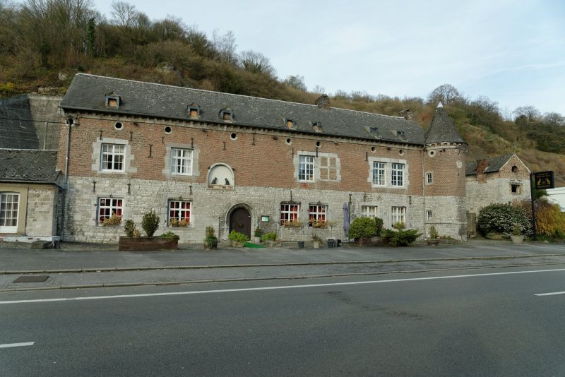 Fichier:Auberge des Chats quirients.jpg