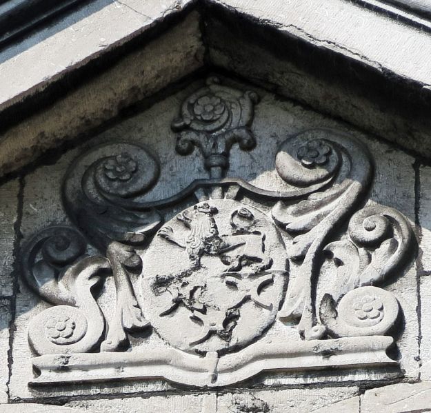 Fichier:Blason de l'abbesse Lutgarde de Mottet.JPG