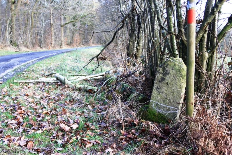 Fichier:Borne 3 Of-Od.71.JPG