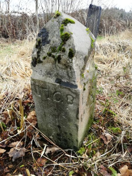 Fichier:Borne Lg-Stavelot Malmedy N°1 (4).71.jpg