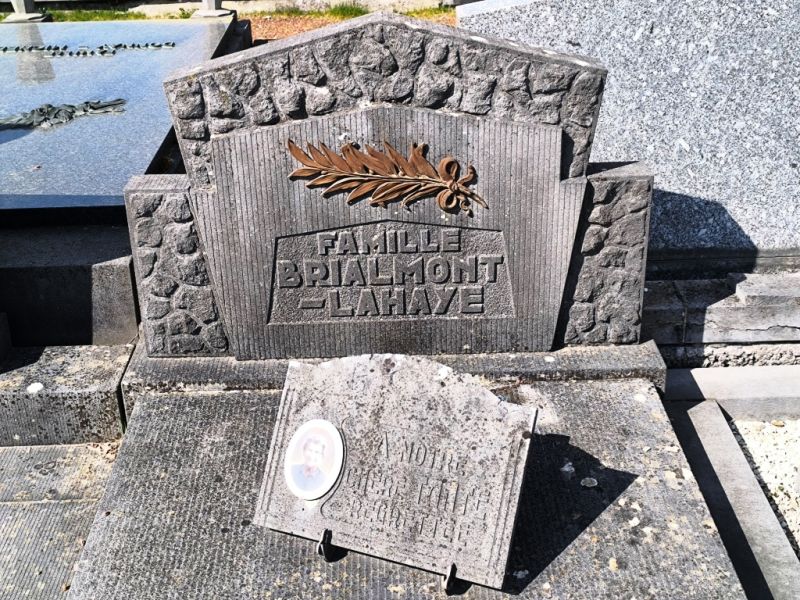Fichier:Brialmont-Lahaye NC158.jpg