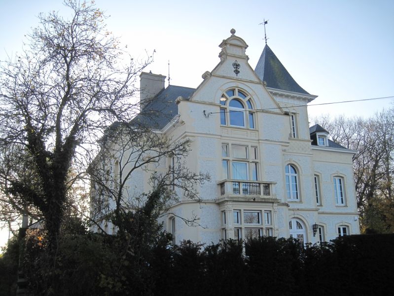 Fichier:CHATEAU DE LA SARTE.JPG