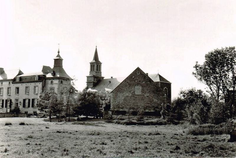 Fichier:Centre hist Ouffet 03.71.jpg