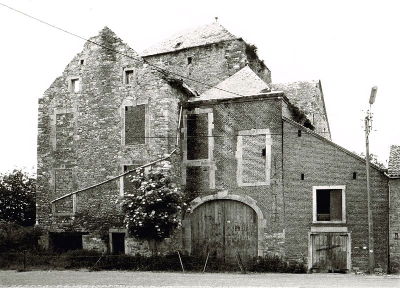 Fichier:Centre hist Ouffet 20.71.jpg