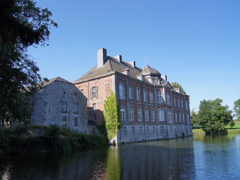 Fichier:Château Vierset.jpg
