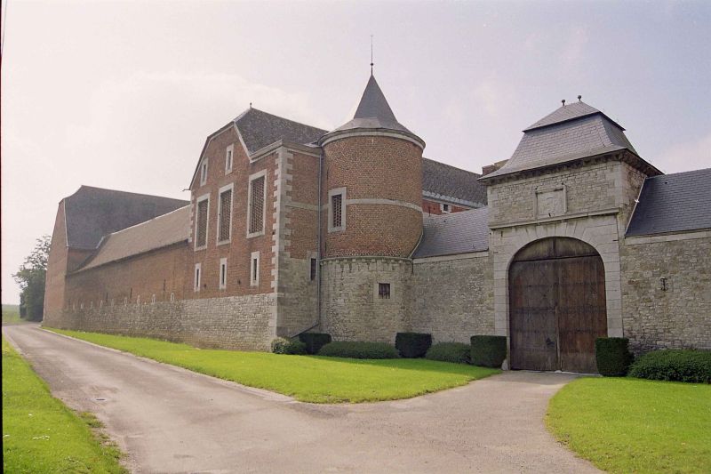Fichier:Château d'Oultremont à Warnantb.jpg