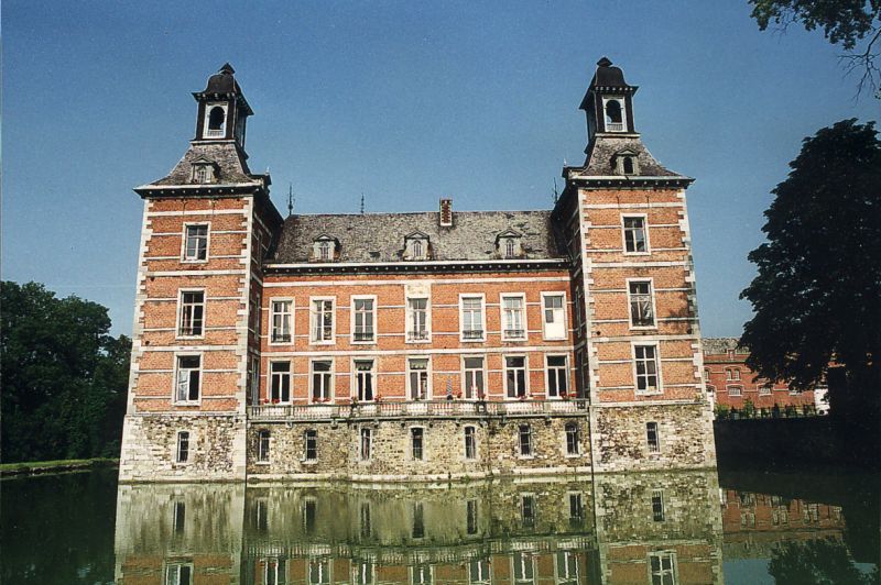 Fichier:Chateau de Hermalle-sous-Huy ouest.jpg