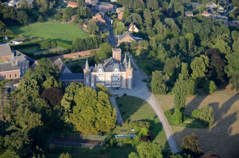 Fichier:Chateau de vinalmont.JPG