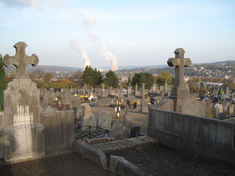 Fichier:Cimetière de la Buissière à Huy.jpg
