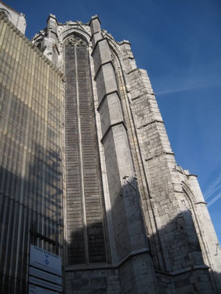 Fichier:Collégiale de Huy.JPG
