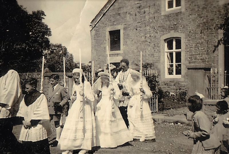Fichier:Communion 1 1952.jpg