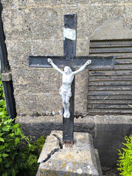Fichier:Croix du Sacrement (2).jpg