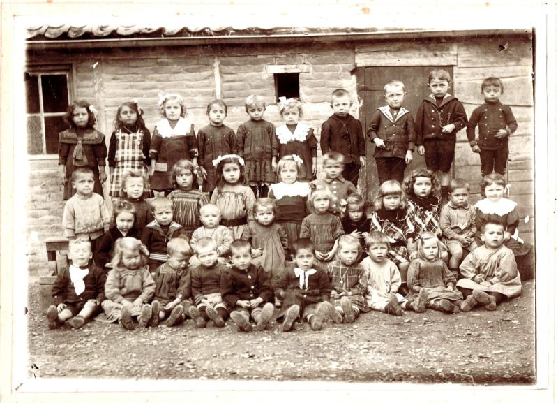 Fichier:Eco com filles 12.71.jpg