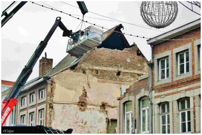 Fichier:Effondrement immeuble1.jpg