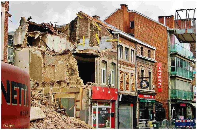 Fichier:Effondrement immeuble6.jpg