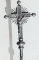 Croix de procession, extrémités ornées de trois sphères, laiton, en partie argenté, fin XVIIIe