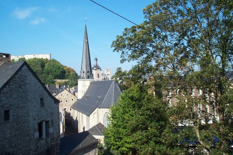 Fichier:Eglise Saint-Mengold.jpg