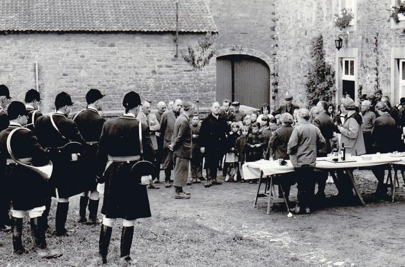 Fichier:Ell chasse 01.71.jpg