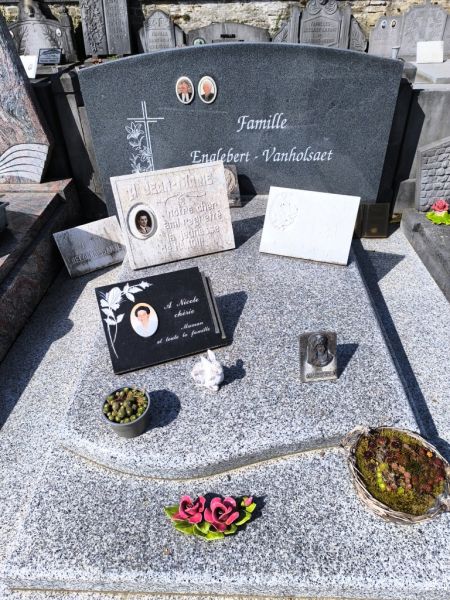 Fichier:Englebert-Vanholsaet NC154.jpg