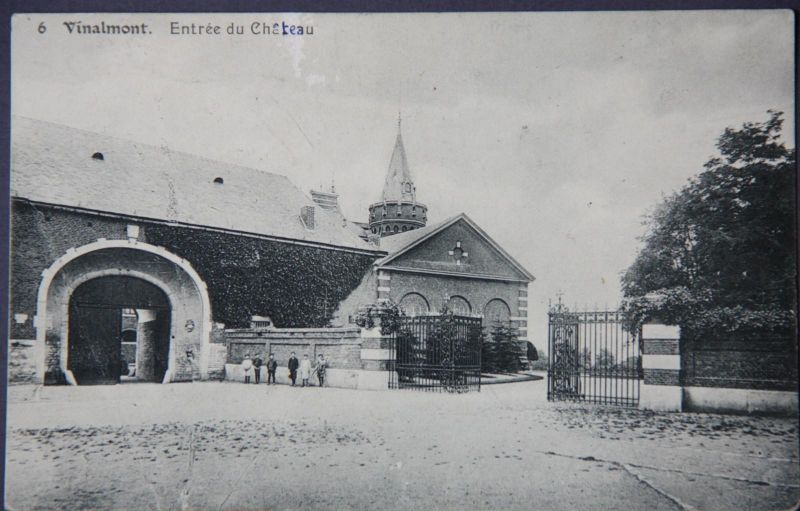 Fichier:Entée du château de Vinalmont.jpg