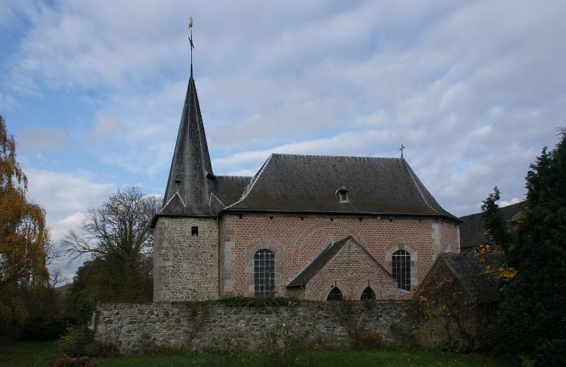 Fichier:Façade sud de l'église Sainte-Gertrude de Neuville-sous-Huy.JPG