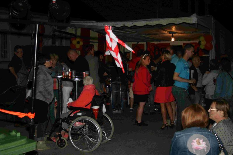 Fichier:Fetevoisinsmarais25.jpg
