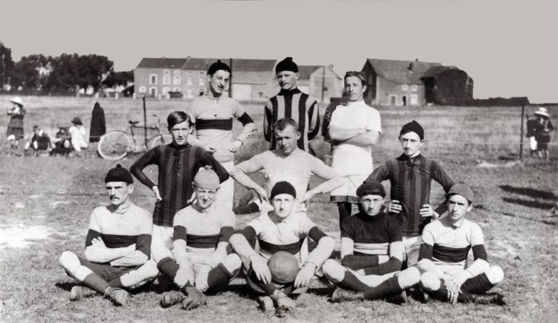 Fichier:Foot 27.71.jpg