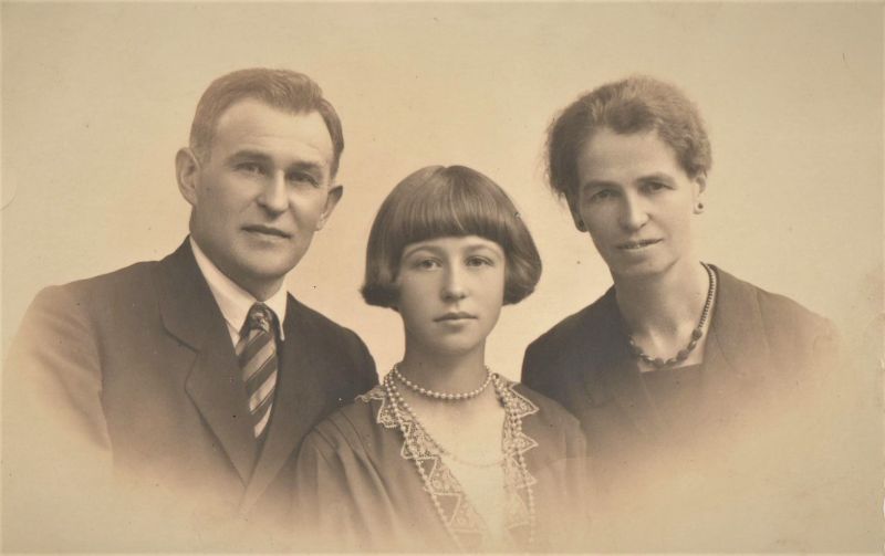 Fichier:Genot-Ronval et leur fille Marie.JPG
