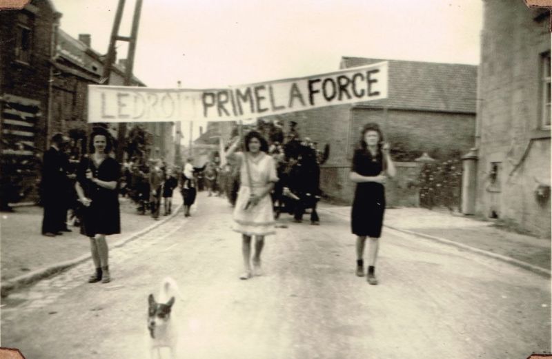 Fichier:Guerre 40-45 Libération 02.jpg