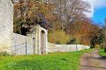 Une partie de l'enceinte extérieure du château (11.2014)