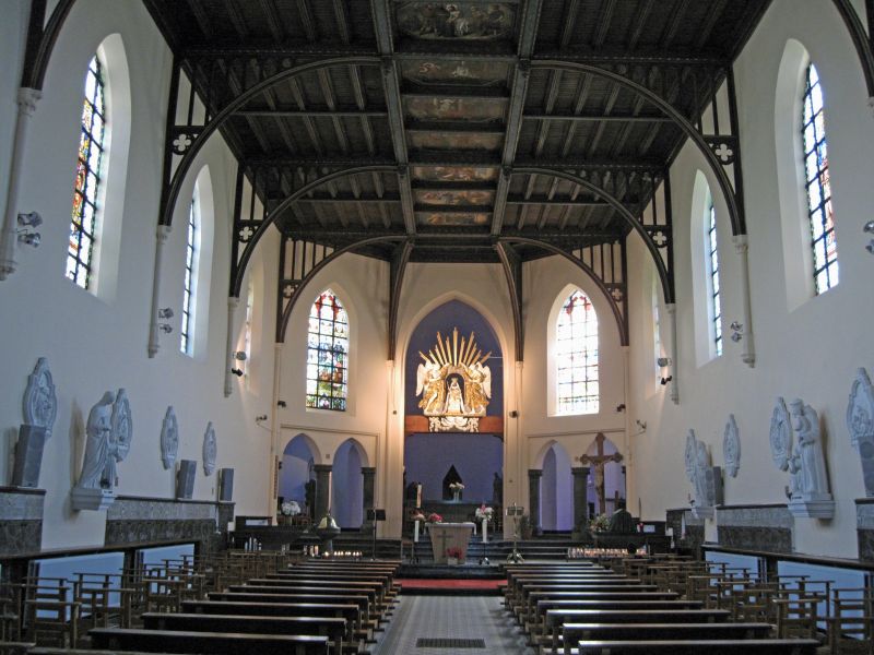 Fichier:Intérieur de l'Eglise ND de la Sarte à Huy.jpg
