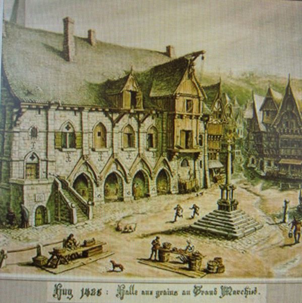 Fichier:La Halle aux Grains de Huy.jpg