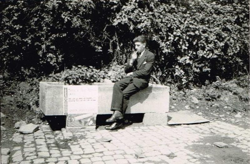 Fichier:Lampau 20.71.jpg