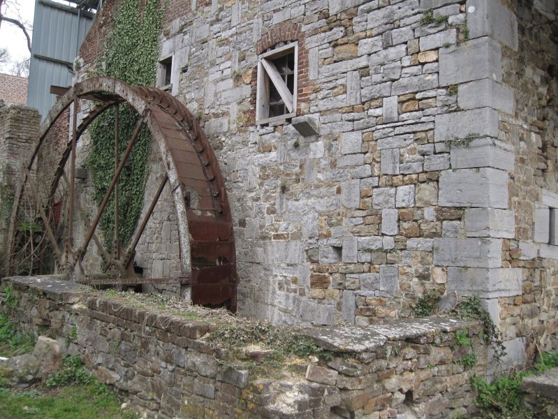 Fichier:Le Moulin de la Paix-Dieu à Amay.JPG