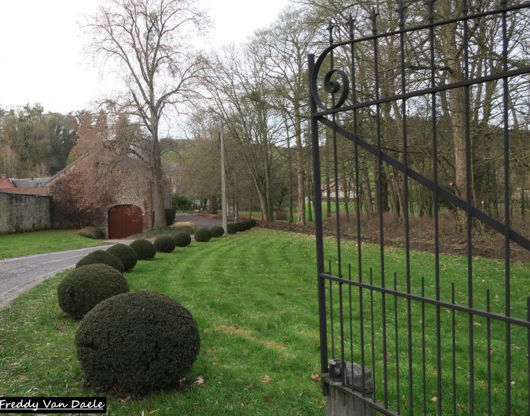 Fichier:Le Parc du Château d'Ahin.jpg