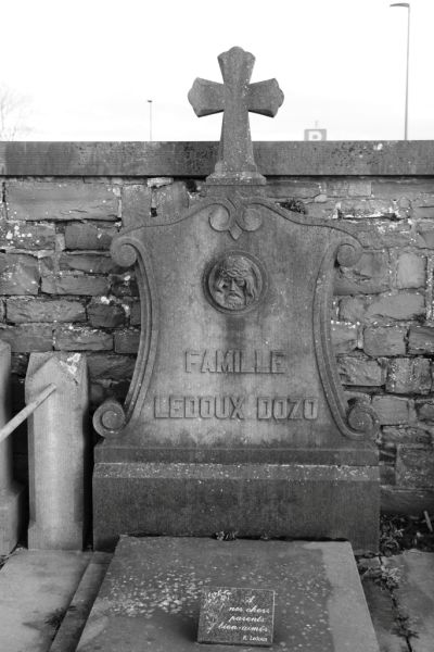 Fichier:Ledoux-Dozo NC8.JPG