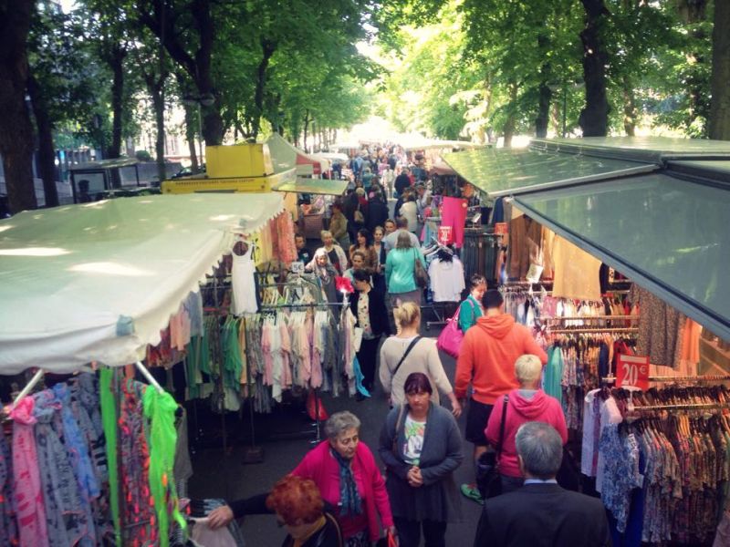 Fichier:Marché du mercredi1.jpg