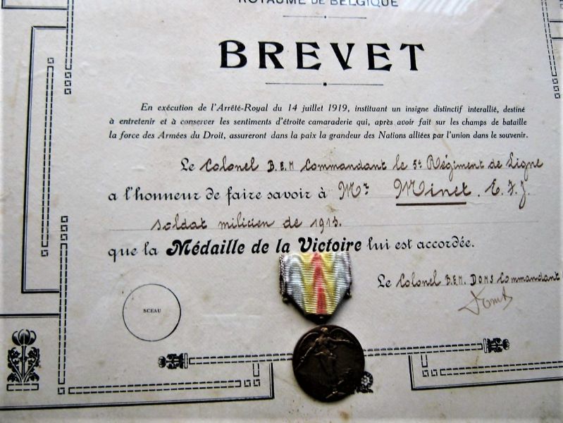 Fichier:Minet E6.jpg
