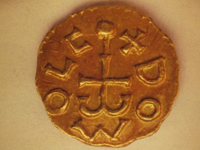 Fichier:Monnaie Moyen-âge Huy.JPG