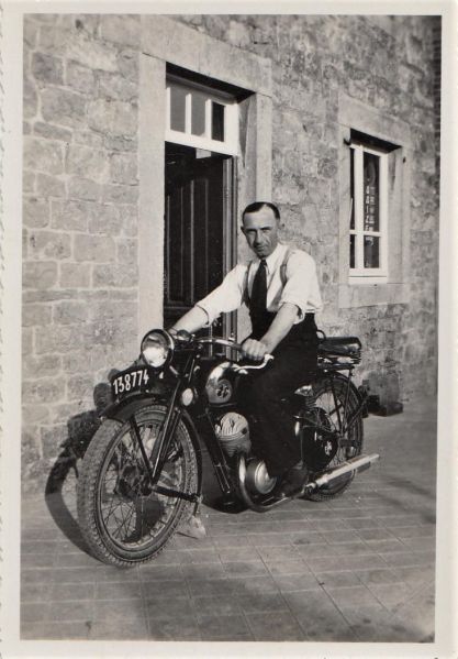 Fichier:Pêtre E moto 11.JPG