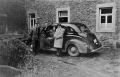 De g.à dr:Joseph DEMOITIE - Emile MAGIS - Au volant Joseph Paris et son épouse Marie-Thérèse COULEE