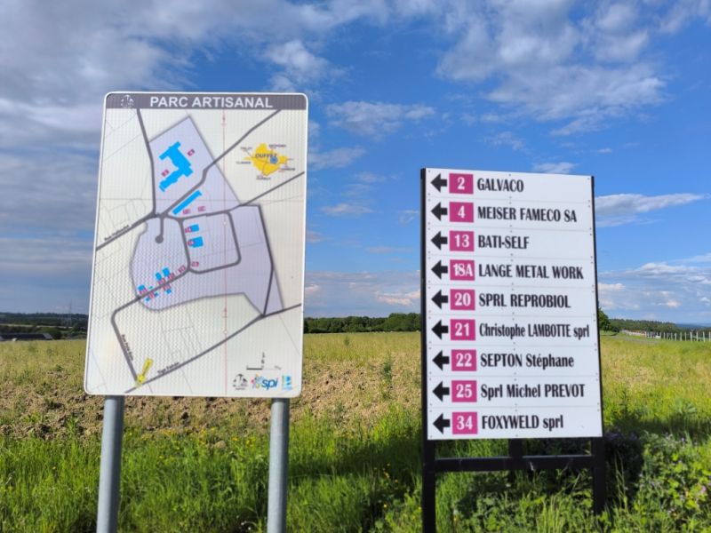 Fichier:Parc artisanal 2.71.jpg