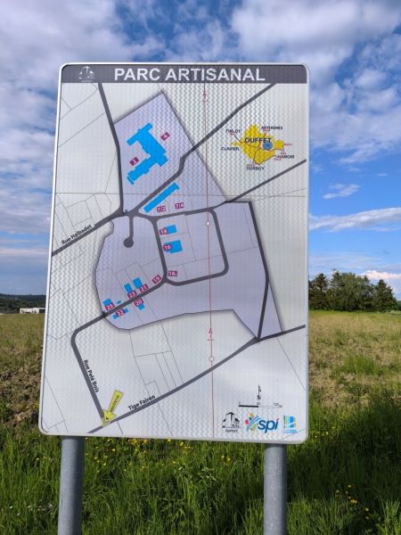 Fichier:Parc artisanal 3.71.jpg