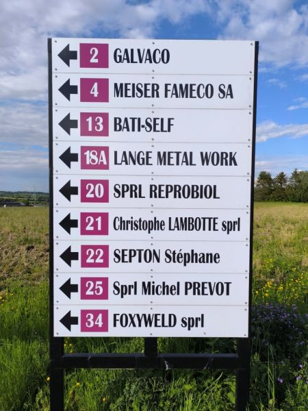 Fichier:Parc artisanal 4.71.jpg