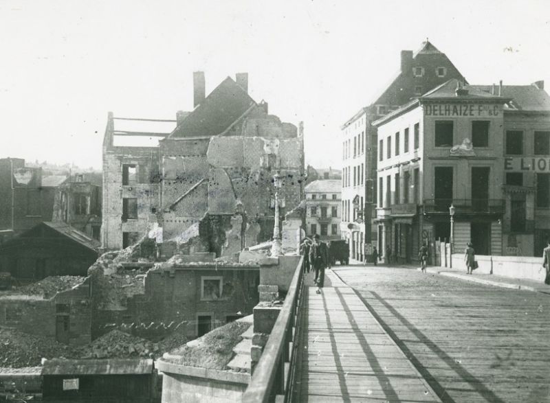 Fichier:Rue Neuve durant la guerre.JPG